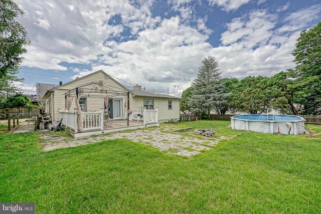 18 E 6TH AVE, Runnemede, NJ 08078