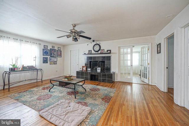 18 E 6TH AVE, Runnemede, NJ 08078