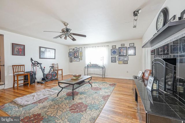 18 E 6TH AVE, Runnemede, NJ 08078
