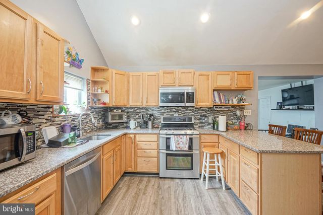 18 E 6TH AVE, Runnemede, NJ 08078