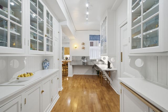 232 E Walton Place 3E, Chicago, IL 60611