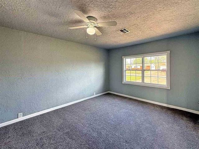 124 SW 45th ST, Lawton, OK 73505