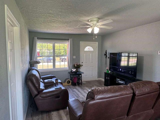 124 SW 45th ST, Lawton, OK 73505