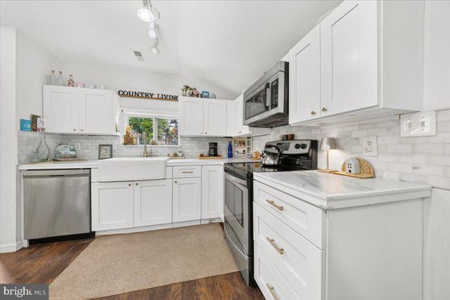 5 MILL ST, Southampton, NJ 08088