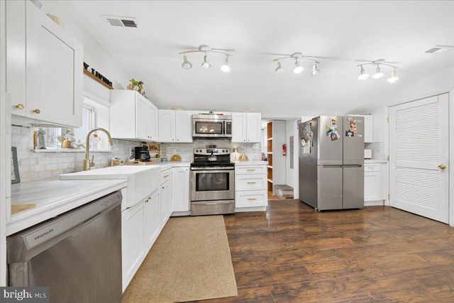 5 MILL ST, Southampton, NJ 08088