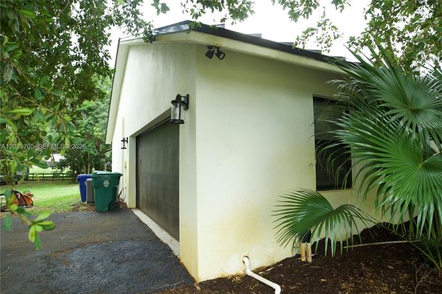 20500 SW 50th Place, Southwest Ranches, FL 33332