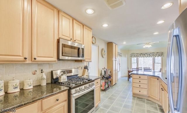 19 Annette Dr, Edison Twp., NJ 08820