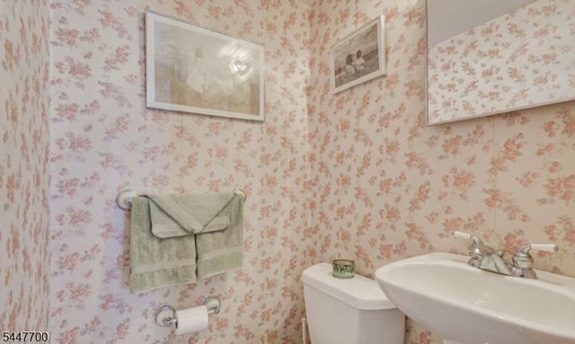 19 Annette Dr, Edison Twp., NJ 08820