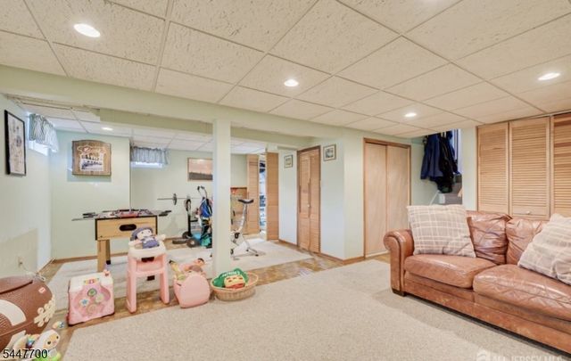 19 Annette Dr, Edison Twp., NJ 08820