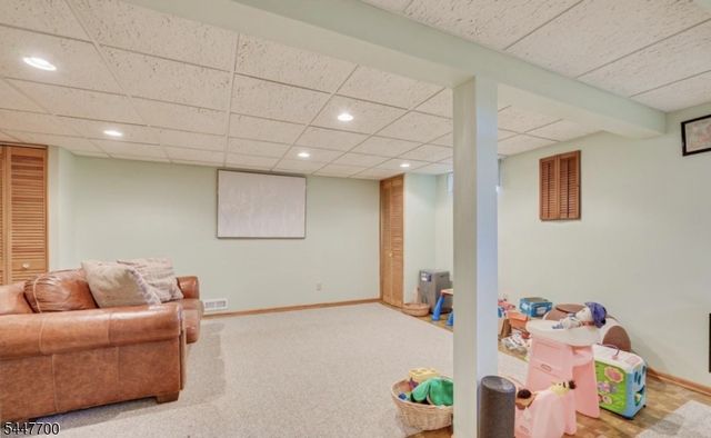 19 Annette Dr, Edison Twp., NJ 08820