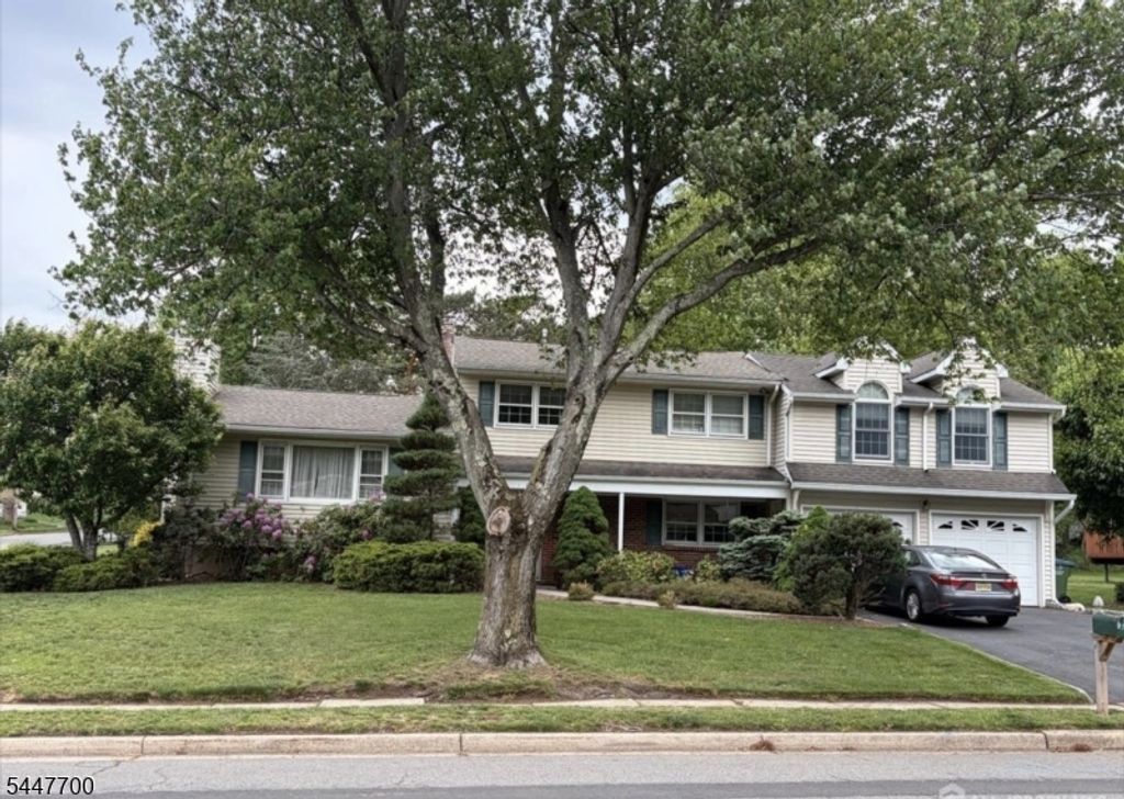 19 Annette Dr, Edison Twp., NJ 08820