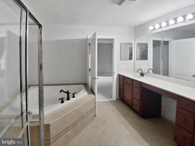 9 WEDGEWOOD CT, Princeton, NJ 08540