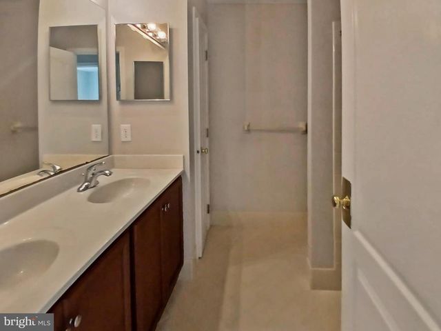 9 WEDGEWOOD CT, Princeton, NJ 08540