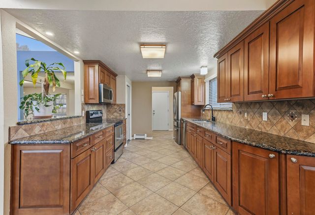 1713 Singletary Drive NE, Albuquerque, NM 87112