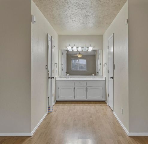 1713 Singletary Drive NE, Albuquerque, NM 87112