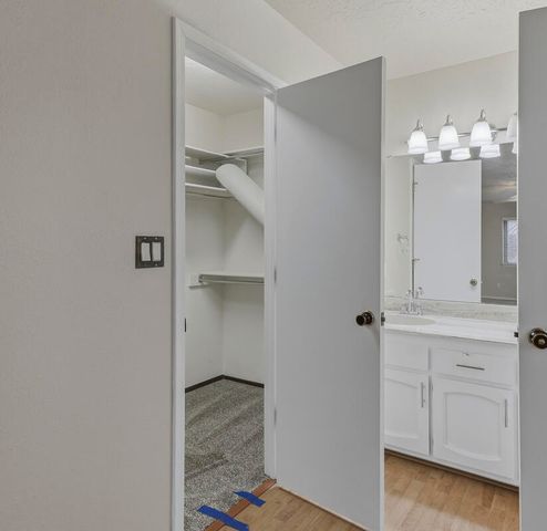 1713 Singletary Drive NE, Albuquerque, NM 87112