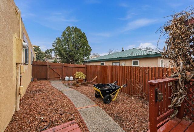 1713 Singletary Drive NE, Albuquerque, NM 87112