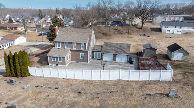 105 S Bluff Street, Albany, IL 61230