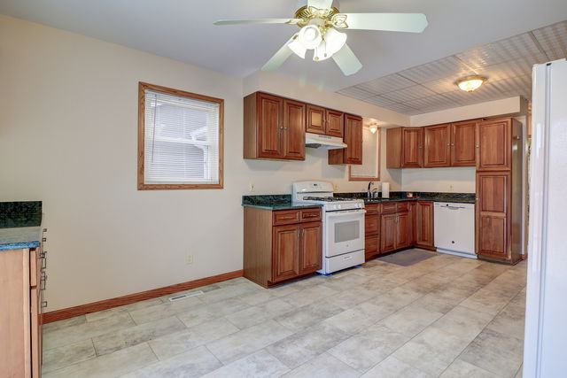 105 S Bluff Street, Albany, IL 61230