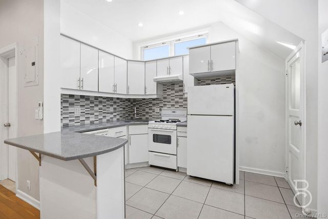 31-73 41st Street, Astoria, NY 11103