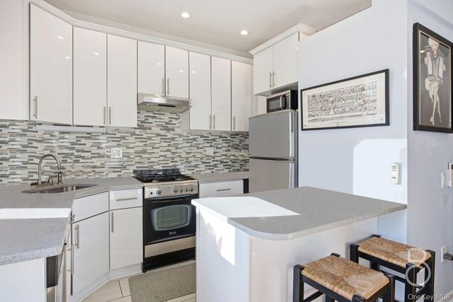 31-73 41st Street, Astoria, NY 11103