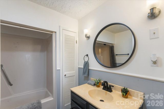 25 Montview Circle, Brevard, NC 28712