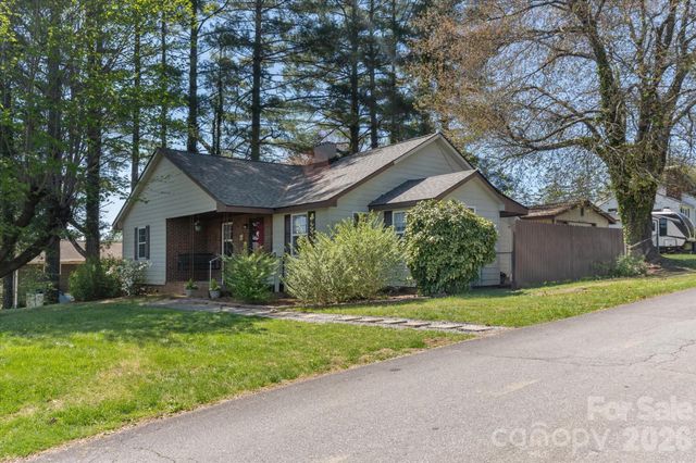 25 Montview Circle, Brevard, NC 28712