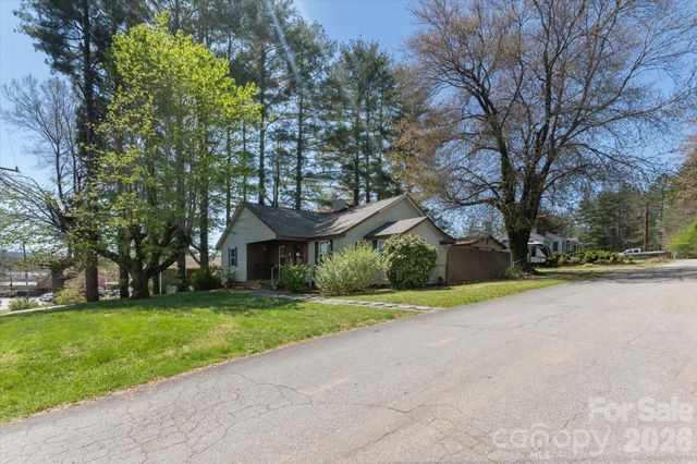 25 Montview Circle, Brevard, NC 28712