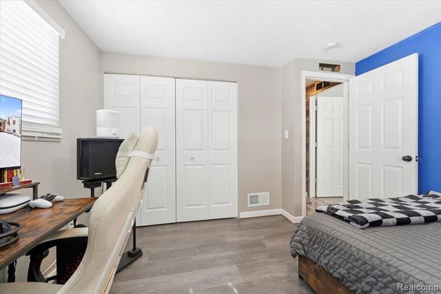 31664 Sweetbriar Drive, Rockwood, MI 48173