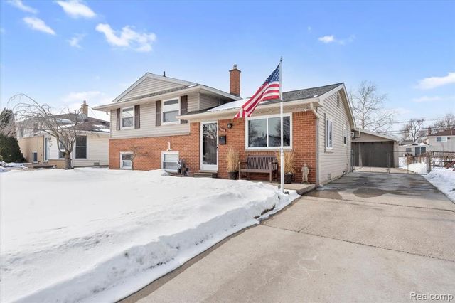 31664 Sweetbriar Drive, Rockwood, MI 48173