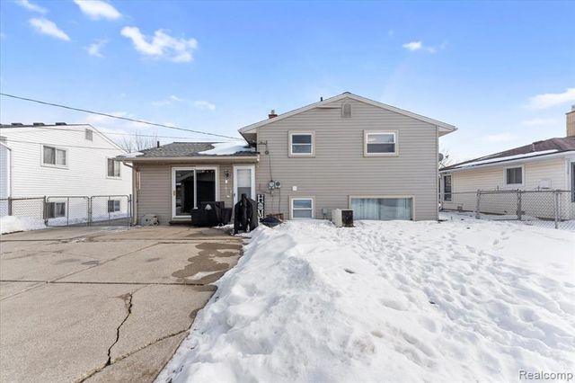 31664 Sweetbriar Drive, Rockwood, MI 48173