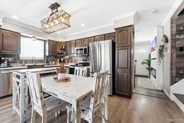 31664 Sweetbriar Drive, Rockwood, MI 48173