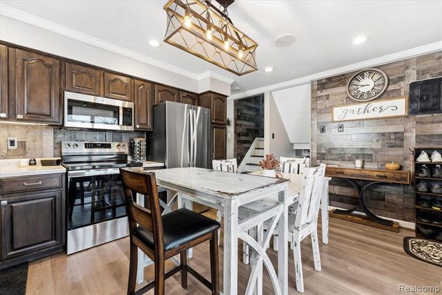 31664 Sweetbriar Drive, Rockwood, MI 48173