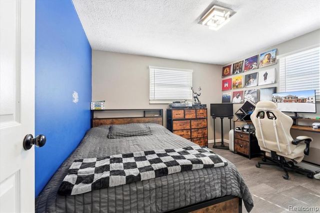 31664 Sweetbriar Drive, Rockwood, MI 48173