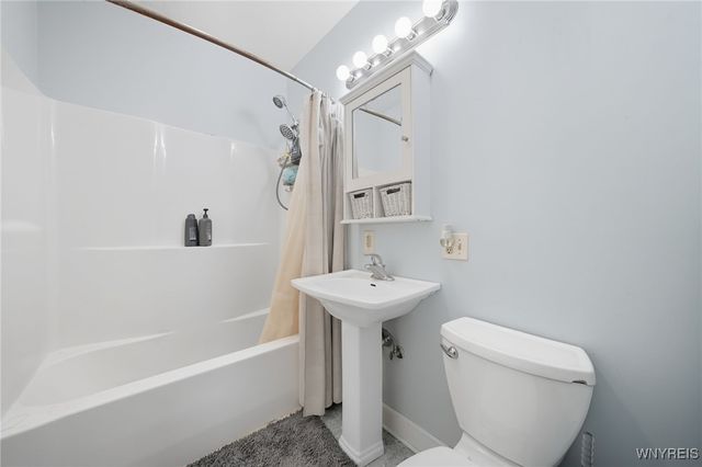 213 Park Avenue, Ridgeway, NY 14103