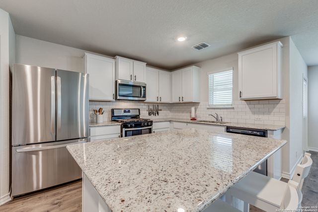 9610 BAYTOWN COAST, San Antonio, TX 78254
