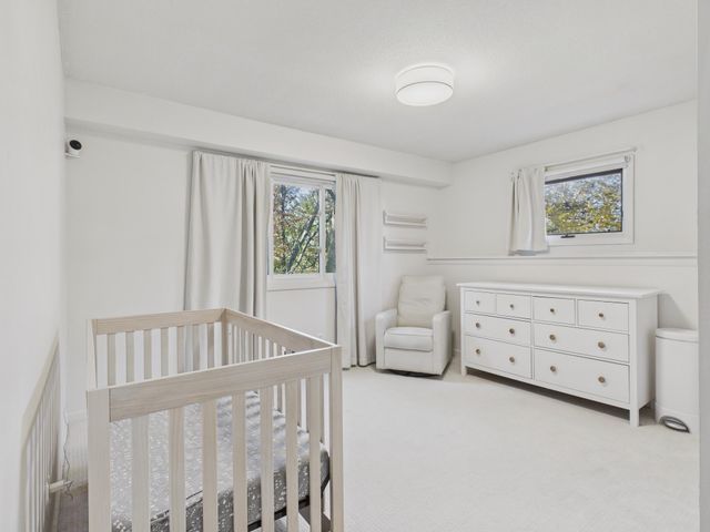 1521 Flag Avenue N, Golden Valley, MN 55427