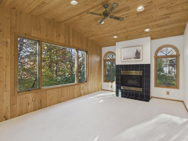 1521 Flag Avenue N, Golden Valley, MN 55427