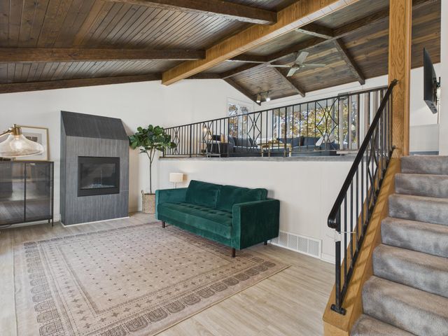 1521 Flag Avenue N, Golden Valley, MN 55427