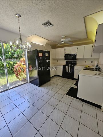 9840 NW 9th Ct 9840, Plantation, FL 33324