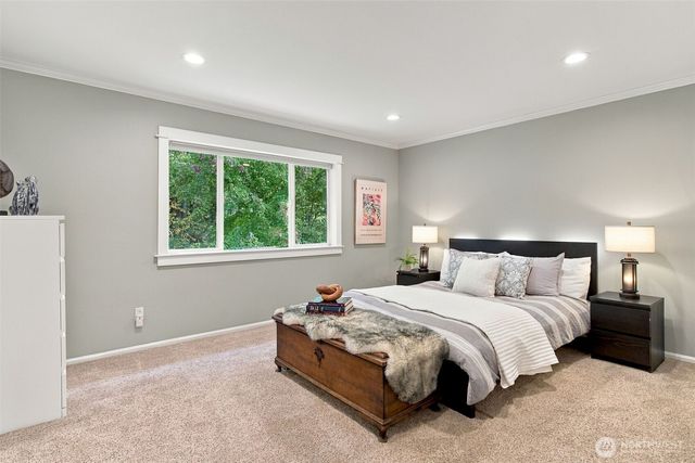 27402 Maple Ridge Way SE, Maple Valley, WA 98038