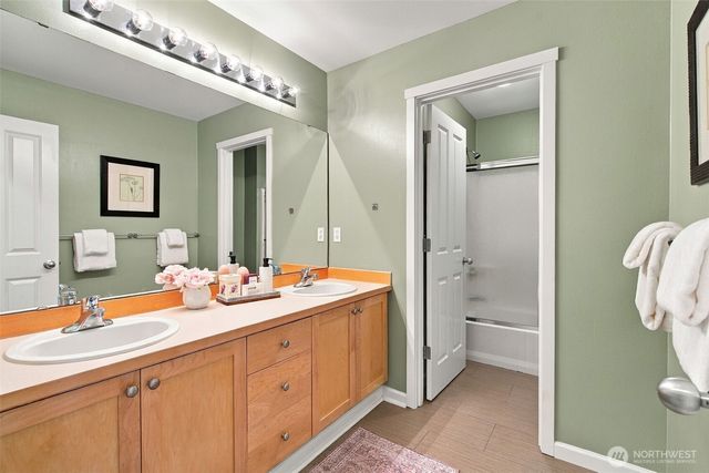 27402 Maple Ridge Way SE, Maple Valley, WA 98038