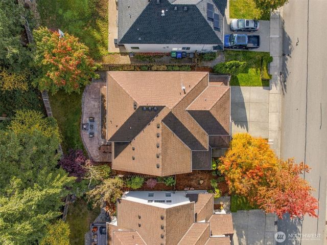 27402 Maple Ridge Way SE, Maple Valley, WA 98038
