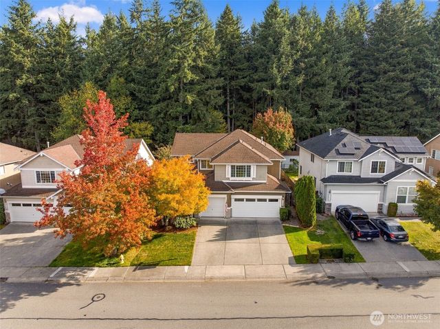 27402 Maple Ridge Way SE, Maple Valley, WA 98038