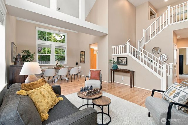 27402 Maple Ridge Way SE, Maple Valley, WA 98038