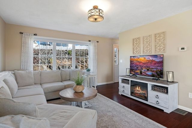 18 Gedney Drive, Peabody, MA 01960