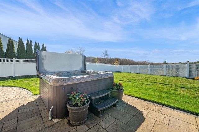 18 Gedney Drive, Peabody, MA 01960