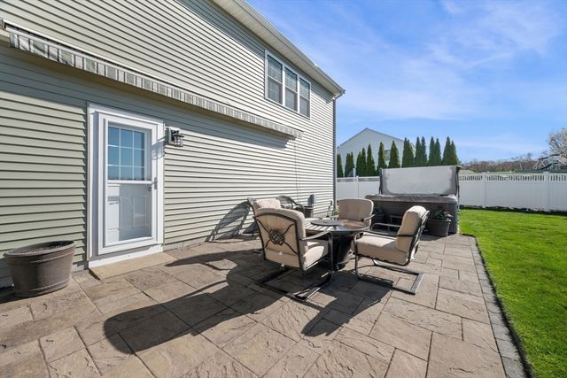 18 Gedney Drive, Peabody, MA 01960