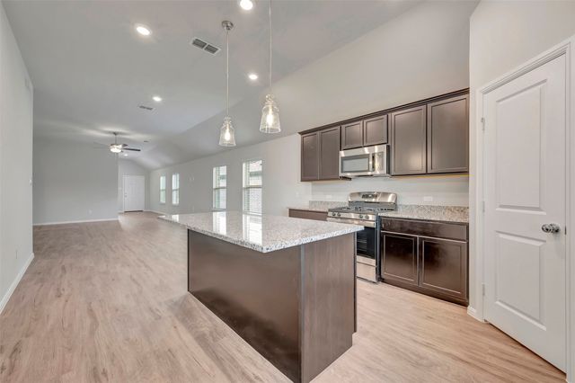 7003 Butterfield Drive, Sanger, TX 76266