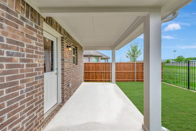 7003 Butterfield Drive, Sanger, TX 76266